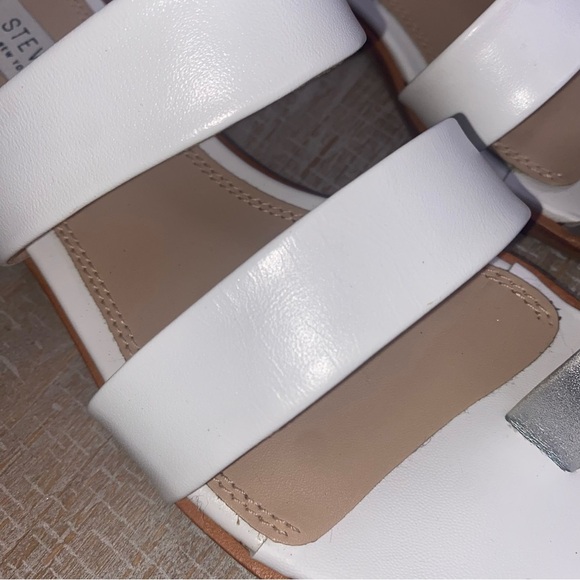 STEVEN NEW YORK WHITE WITH SILVER TOE BAND LEATHER  COMFORT SANDALS SIZE 8.5 M - Picture 13 of 16